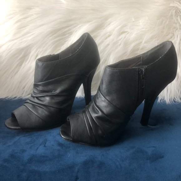 NIB! Charles David Fluster 2 Open Toe Booties - Picture 9 of 15